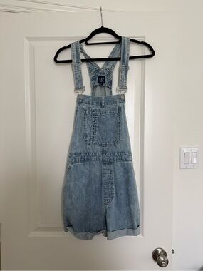 GAP Light Wash Denim Shortalls with Front Pocket